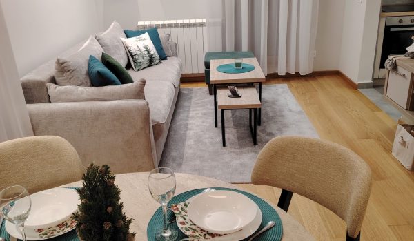 Dnevna soba i trpezarija