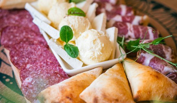 Sir, kajmak, suhomesnato