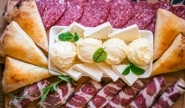 Sir, kajmak, suhomesnato